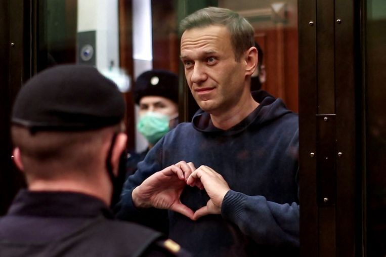 Forced feeding threatens Alexei Navalny, the opposition leader outside the infirmary