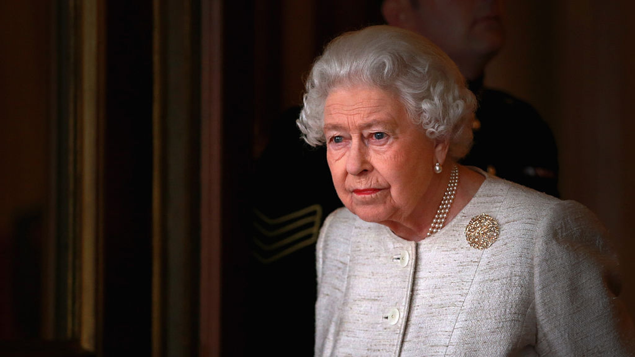 Queen Elizabeth resumes her duties and is now back to work