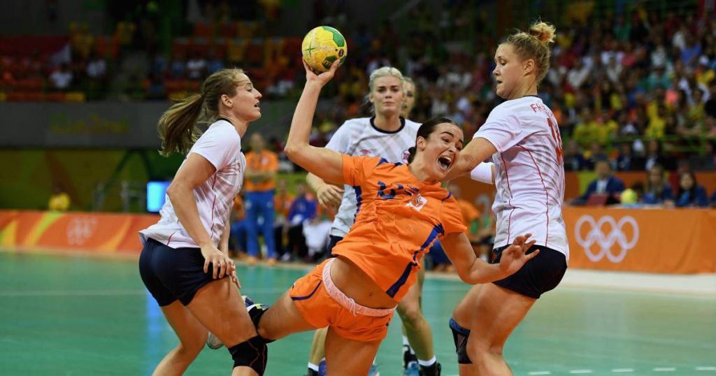 Top handball player Yvette Broch refuses to be vaccinated and quits Olympics