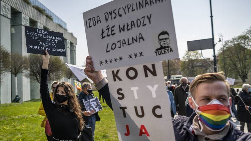 Polish chief justice suspends controversial disciplinary chamber after EU request
