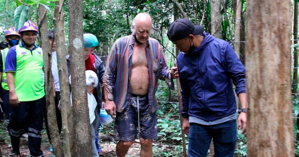 British rescued missing after three days in a Thai jungle: "Rainwater sucked with weeds that sprouted like straw" |  Abroad