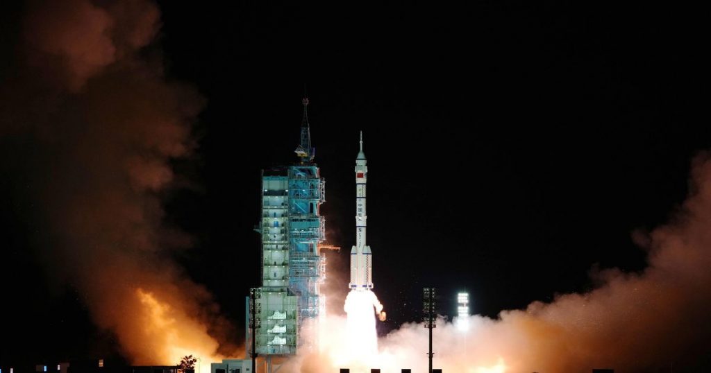 A Chinese rocket carrying three astronauts is launched towards the station |  Abroad