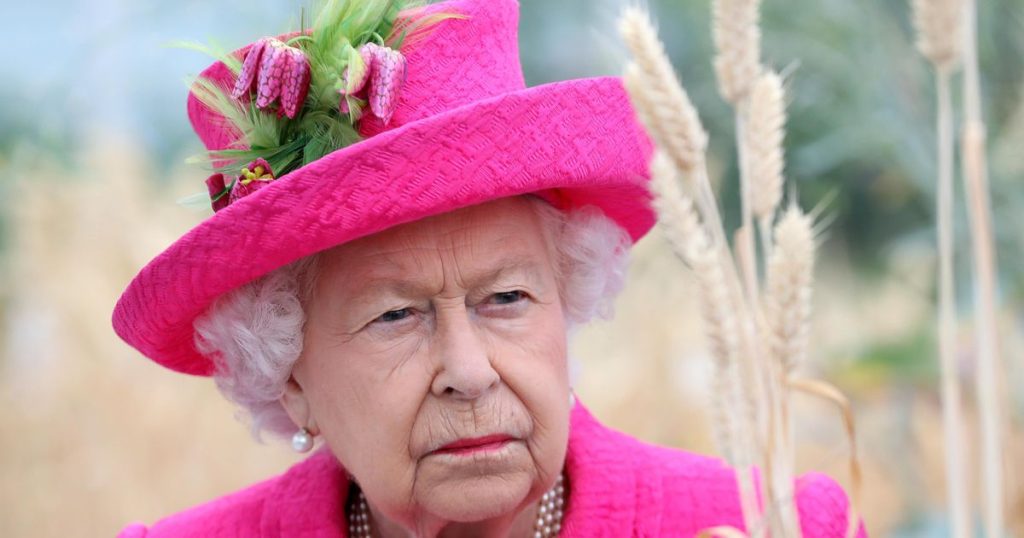 'British royal family threatens to boycott BBC' |  the Royal family