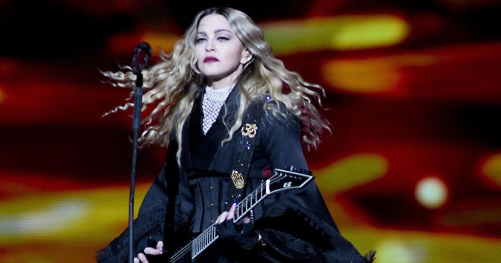 Madonna angry over Instagram deletion |  stars