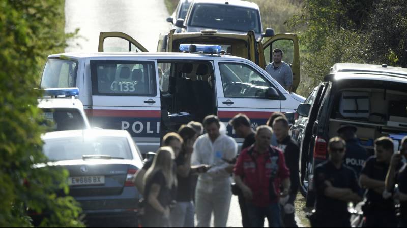 People smuggling organization transports 700 migrants arrested in Austria
