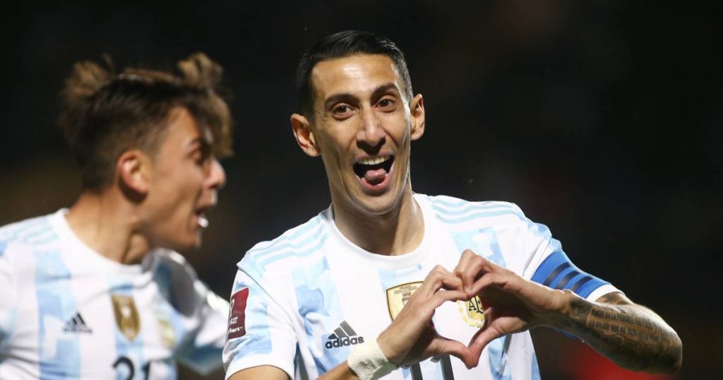Substitute Lionel Messi thanks good friend Luis Suarez for the magic ball Angel Di Maria |  Foreign football