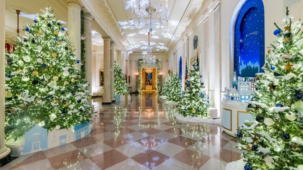 White House Christmas decorations 'honoring pandemic healthcare heroes'