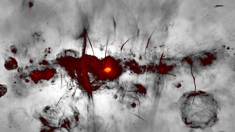 Mesmerizing images reveal cosmic chaos at the center of the Milky Way
