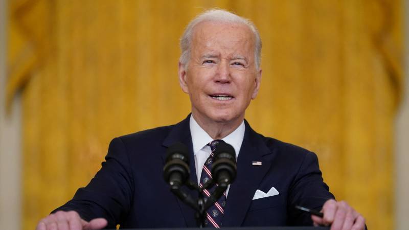 Biden announces sanctions against Russia • The European Union: 'We make it as difficult as possible for Russia'