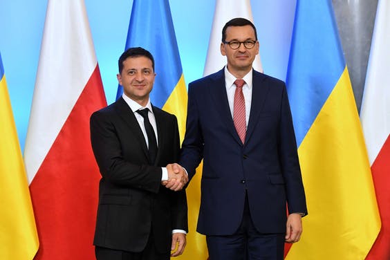 Polish Prime Minister Mateusz Morawiecki (R) and Ukrainian President Volodimir Zelensky (L) were on an earlier visit.