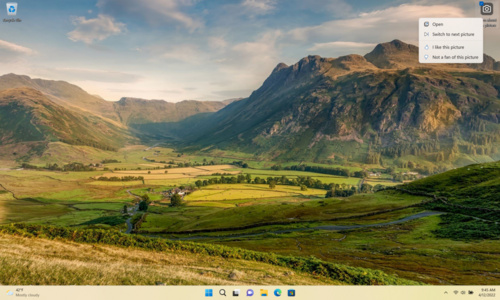 Windows 11 22H2: Microsoft tests enabled Spotlight slideshow on desktop by default