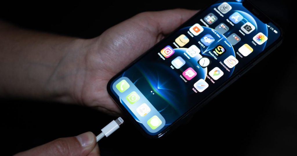 “Apple plans to adapt the iPhone plug to USB-C” |  Financial