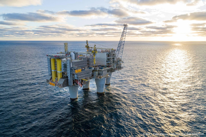 Norwegian oil and gas strike ends after government mediation