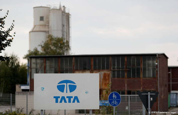 Tata Steel threatens to close UK steel plant
