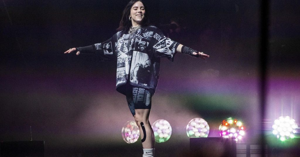 Billie Eilish unexpectedly drops two new tracks |  stars