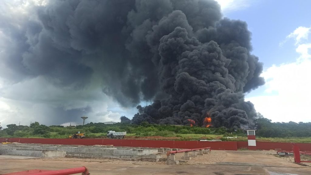 At least 120 injured in oil tank fire in Cuba, 17 firefighters missing |  Currently