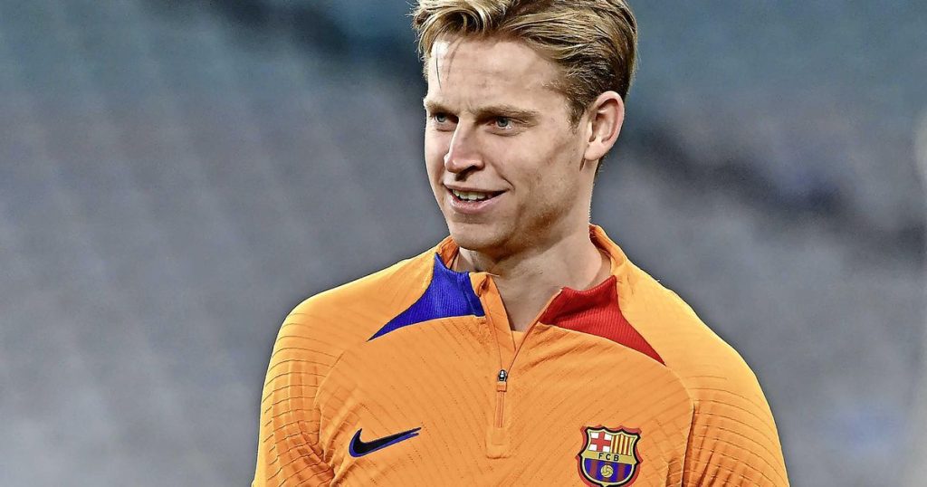 Frenkie de Jong despite rumors with Barcelona in the training camp |  football