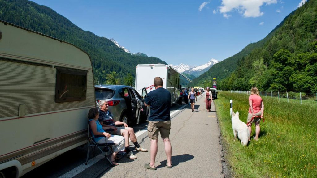 Once again pressure on European motorways due to traffic congestion |  Currently