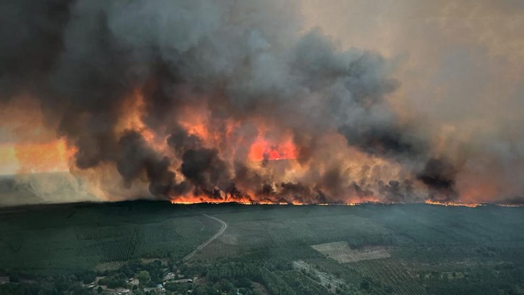 Thousands evacuated to wildfires in southern France: 'Back to Hell' |  Currently