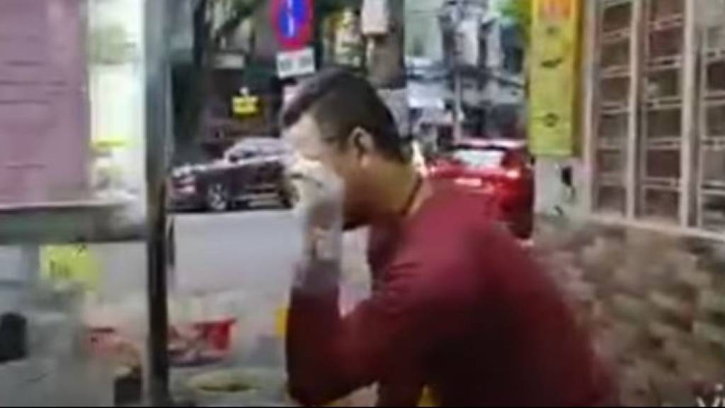 Vietnamese noodle seller arrested for impersonating 'table salt'