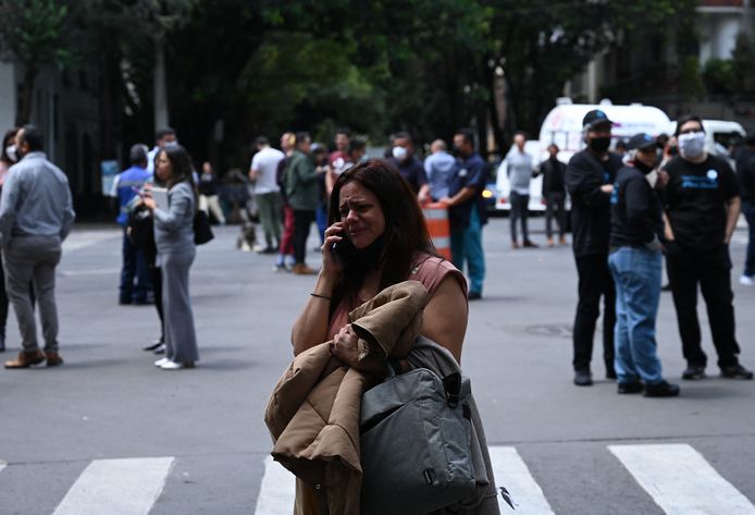 A woman on a Mexico City street right after the earthquake.