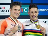 Lavreysen voor derde jaar op rij wereldkampioen op keirin, Hoogland pakt zilver