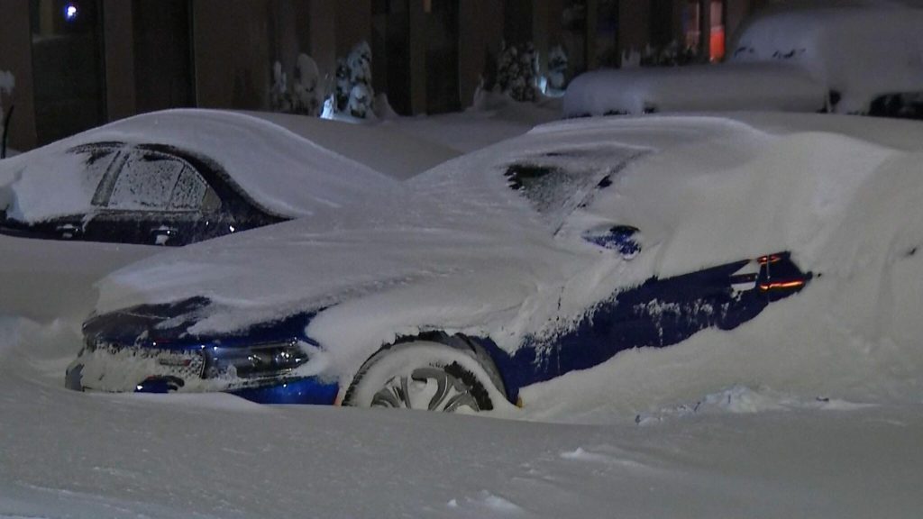 Two dead in New York due to a winter storm: almost two meters of snow
