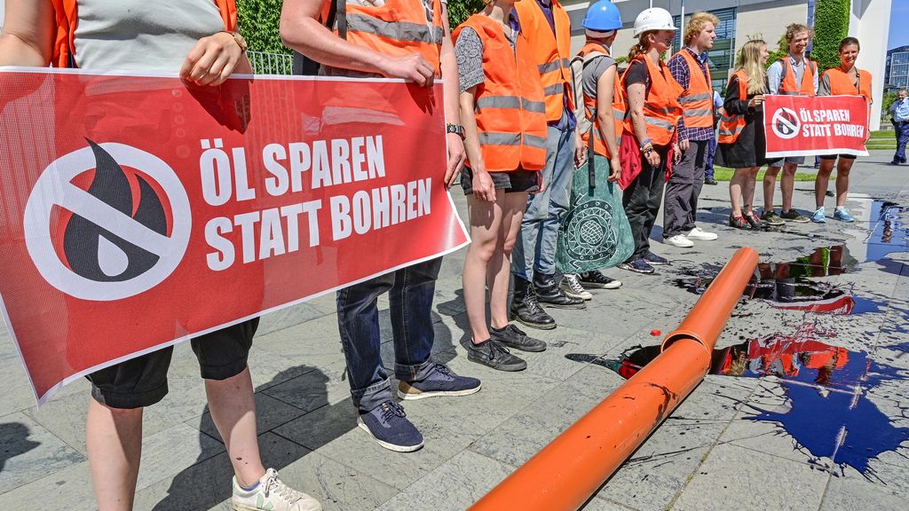 Raid on German climate activists, prosecutor says 'criminal group'