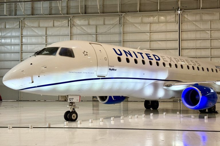 Exclusively: United closes Wi-Fi on regional aircraft