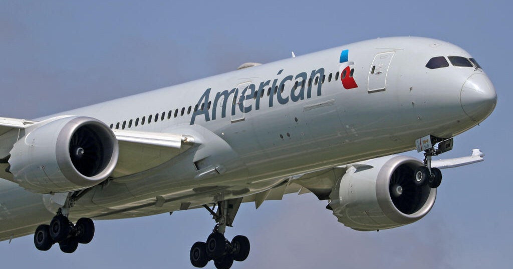 US Airways passengers were forced to ride the bus after the plane is not allowed to land because it was very large