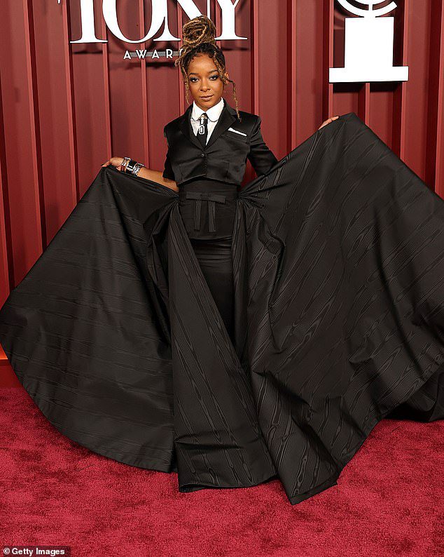 The exciting black Alcara Young star imposed a place in the worst clothes list
