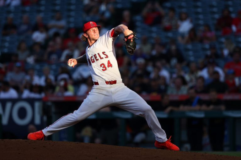 Cardinate Zach Pllesak signs the minor league deal