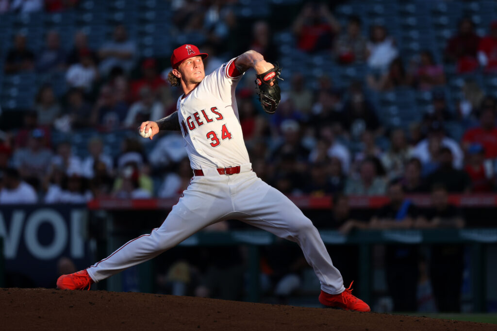 Cardinate Zach Pllesak signs the minor league deal