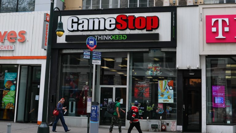 Gamestop Stock tank on convertible bonds to buy more bitcoin