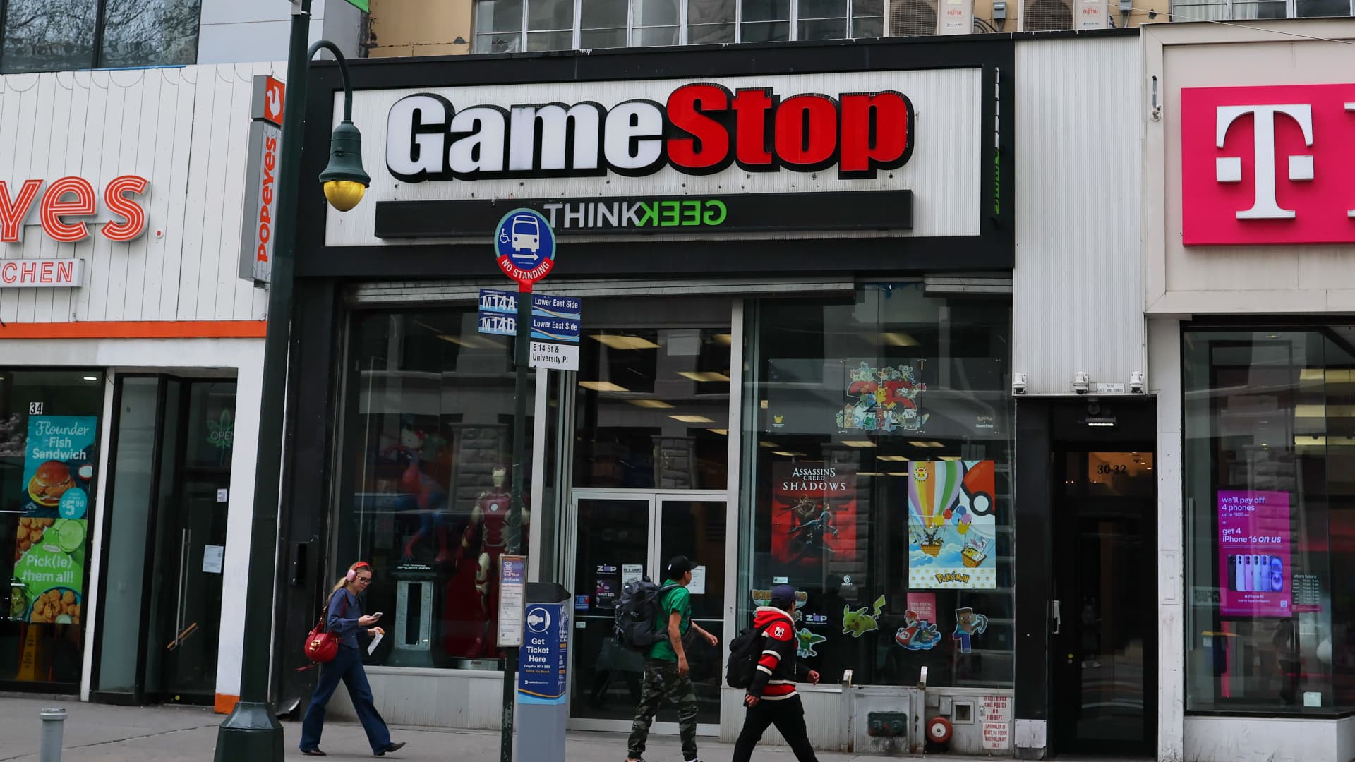 Gamestop Stock tank on convertible bonds to buy more bitcoin