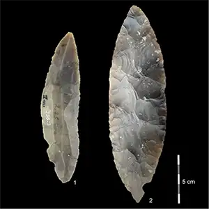 Stone tools from LRJ in Ranis. 1) Dual Partial Passion Point of LRJ; 2) In Ranis, LRJ also contains dual -voltage leaves. Credit: Josephine Chopt